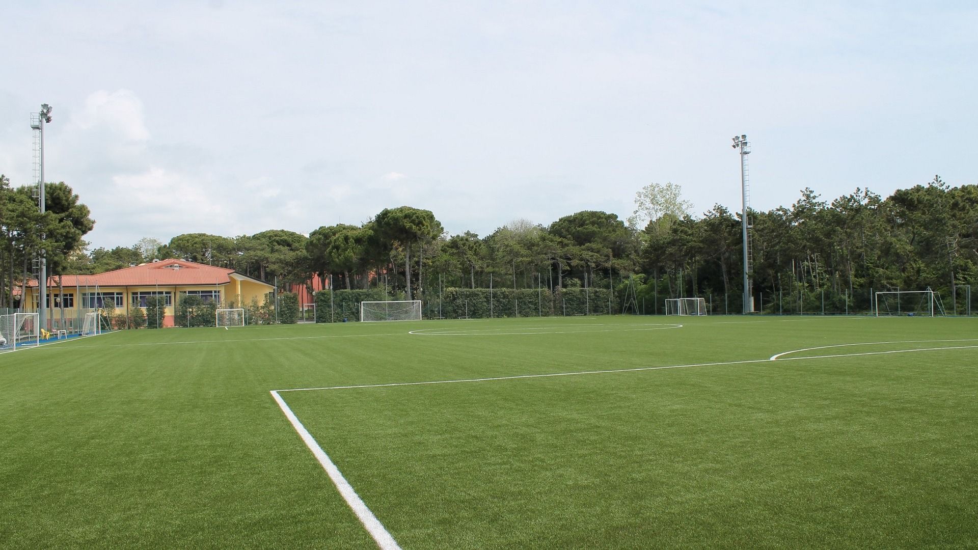 Kunstrasenplatz Village Lignano