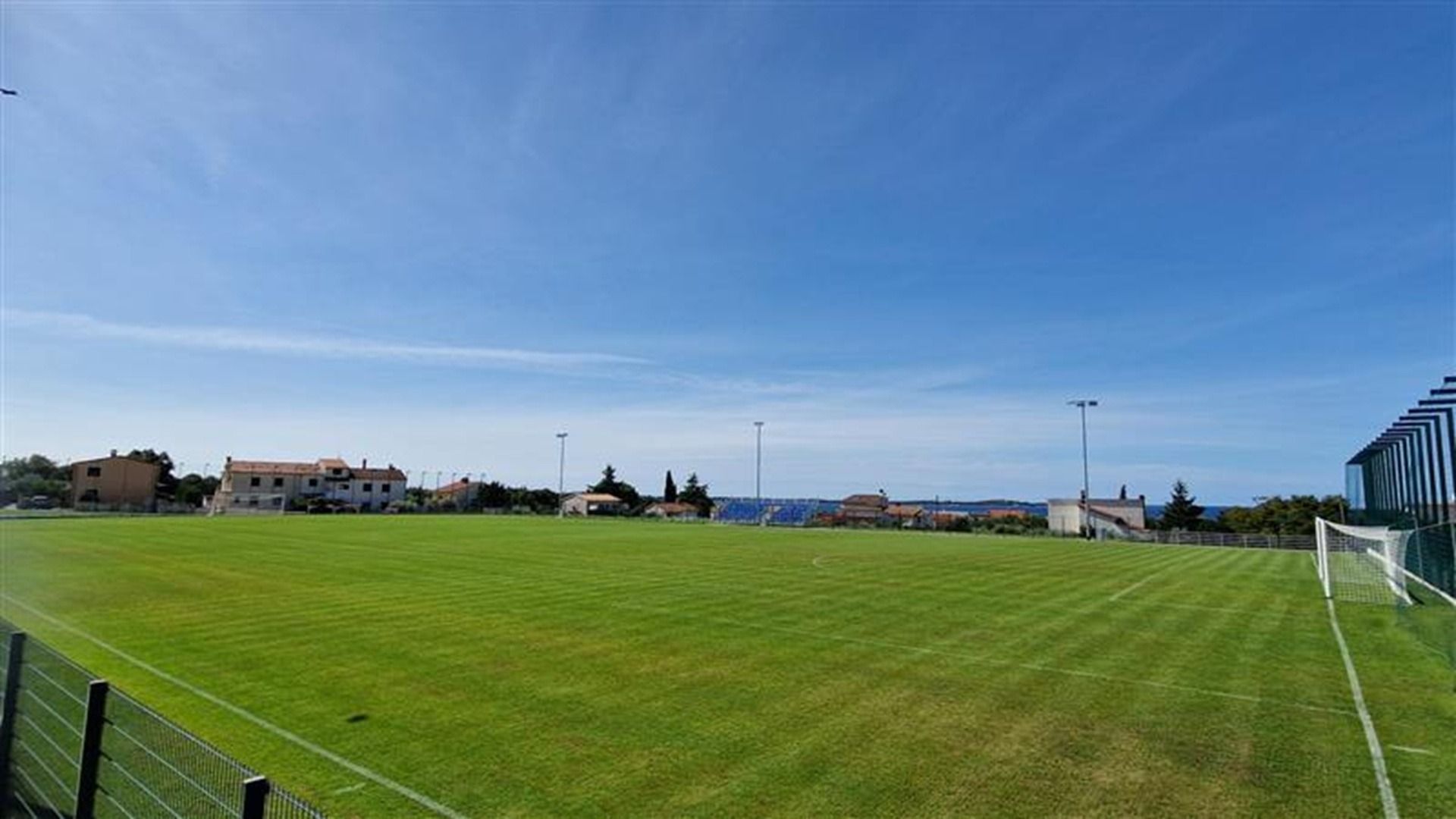 Naturrasenplatz Peroj