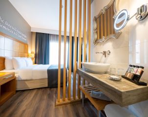 Golden Star City Resort**** Image two