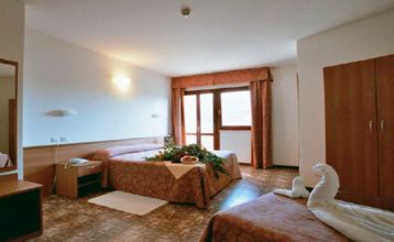 Hotel La Carica***