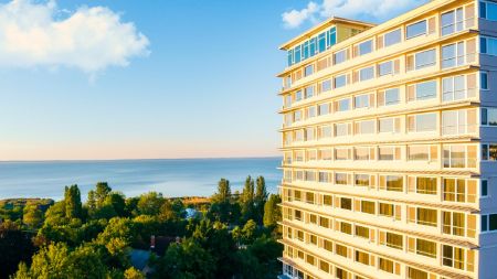 https://www.soccatours.com/at/media/catalog/product/cache/da432fc9ee79dfca32e073c2235ab4d7/1/6/16203-00-fussball-trainingslager-balatonalmadi-hunguest-bal-resort-hotelansicht_1.jpg