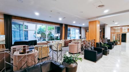 https://www.soccatours.com/at/media/catalog/product/cache/da432fc9ee79dfca32e073c2235ab4d7/2/3/23022-04-fussball-trainingslager-ptuj-grand-hotel-primus-aula.jpg