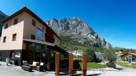 https://www.soccatours.com/at/media/catalog/product/cache/da432fc9ee79dfca32e073c2235ab4d7/f/u/fu_balltrainingslager_hotel_ciclamino_soccatours_6_.jpg