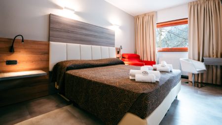 https://www.soccatours.com/at/media/catalog/product/cache/da432fc9ee79dfca32e073c2235ab4d7/f/u/fu_balltrainingslager_hotel_ciclamino_soccatours_8_.jpg