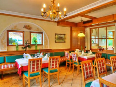 https://www.soccatours.com/at/media/catalog/product/cache/da432fc9ee79dfca32e073c2235ab4d7/f/u/fu_balltrainingslager_sporthotel_in_leutasch_soccatours_4_.jpg