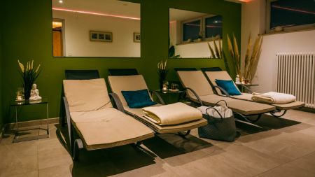 https://www.soccatours.com/at/media/catalog/product/cache/da432fc9ee79dfca32e073c2235ab4d7/f/u/fu_balltrainingslager_waldhotel_eisenberg_soccatours_6_.jpg