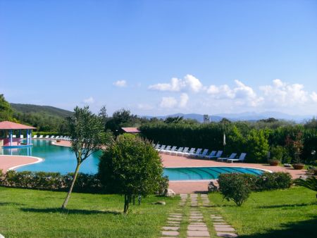 https://www.soccatours.com/at/media/catalog/product/cache/da432fc9ee79dfca32e073c2235ab4d7/f/u/fussballtrainingslager_geovillage_resort_soccatours_11_.jpg