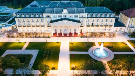 https://www.soccatours.com/at/media/catalog/product/cache/da432fc9ee79dfca32e073c2235ab4d7/f/u/fussballtrainingslager_grand_hotel_rogaska_soccatours2.jpg