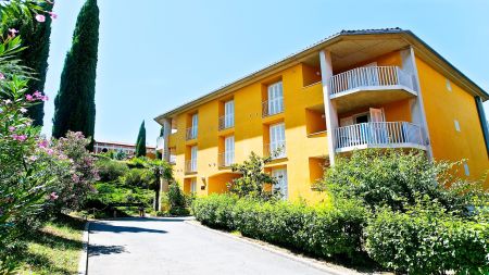 https://www.soccatours.com/at/media/catalog/product/cache/da432fc9ee79dfca32e073c2235ab4d7/f/u/fussballtrainingslager_san_simon_dependance_soccatours2.jpg