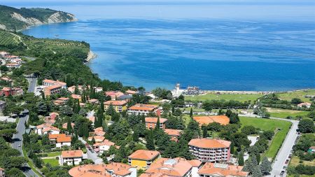 https://www.soccatours.com/at/media/catalog/product/cache/da432fc9ee79dfca32e073c2235ab4d7/f/u/fussballtrainingslager_san_simon_resort_soccatours.jpg