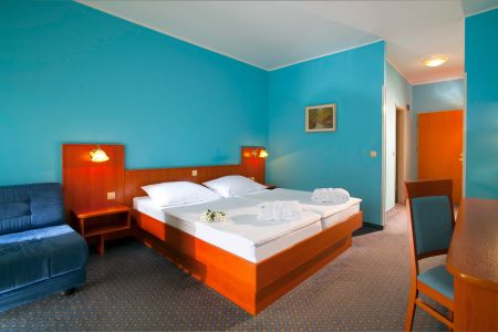https://www.soccatours.com/at/media/catalog/product/cache/da432fc9ee79dfca32e073c2235ab4d7/f/u/fussballtrainingslager_terme_topolsica_soccatours_5_.jpg