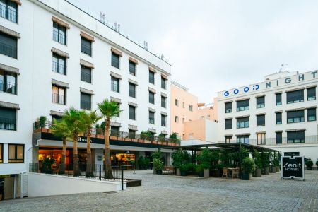 https://www.soccatours.com/at/media/catalog/product/cache/da432fc9ee79dfca32e073c2235ab4d7/h/o/hotel_zenit_soccatours.jpg
