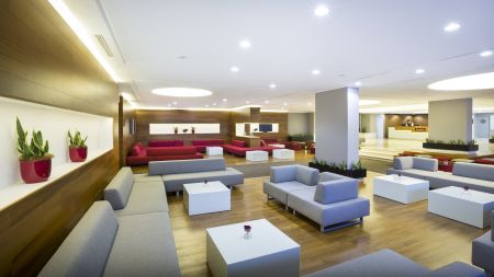 https://www.soccatours.com/at/media/catalog/product/cache/da432fc9ee79dfca32e073c2235ab4d7/l/o/lobby_2.jpg