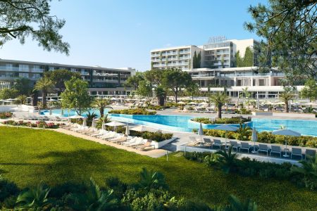 https://www.soccatours.com/at/media/catalog/product/cache/da432fc9ee79dfca32e073c2235ab4d7/p/i/pical_resort_soccatours_1_.jpg
