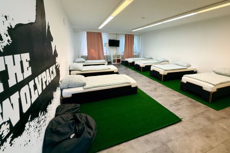 https://www.soccatours.com/at/media/catalog/product/cache/da432fc9ee79dfca32e073c2235ab4d7/s/p/sportcampus_schlotheim_soccatours_3_.jpg