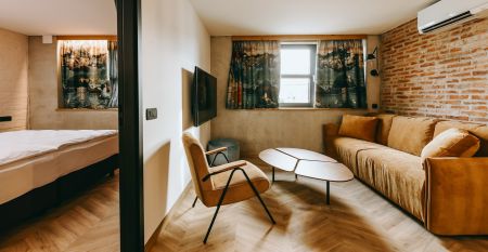 Hotel One66****