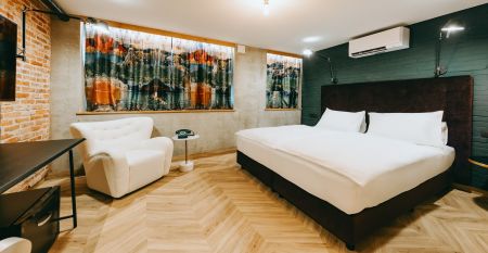 Hotel One66****