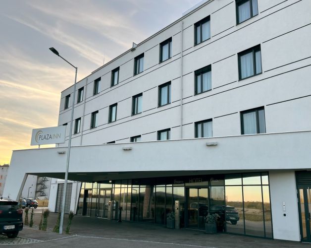 Hotel Plaza Inn Wiener Neustadt Image one