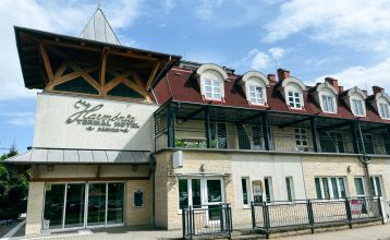 Harmonia Hotel & Restaurant