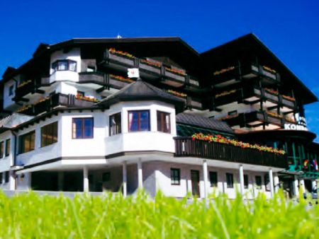 https://www.soccatours.com/de/media/catalog/product/cache/da432fc9ee79dfca32e073c2235ab4d7/f/u/fu_balltrainingslager_h_henleistungszentrum_k_htai_soccatours_2_.jpg