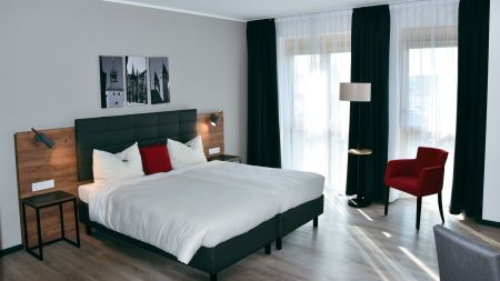 https://www.soccatours.com/de/media/catalog/product/cache/da432fc9ee79dfca32e073c2235ab4d7/f/u/fu_balltrainingslager_hotel_includio_soccatours_3_.jpg