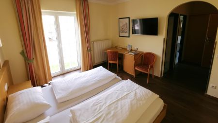 https://www.soccatours.com/de/media/catalog/product/cache/da432fc9ee79dfca32e073c2235ab4d7/f/u/fu_balltrainingslager_hotel_m_ller_soccatour_2_.jpg