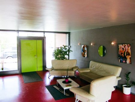 https://www.soccatours.com/de/media/catalog/product/cache/da432fc9ee79dfca32e073c2235ab4d7/f/u/fu_balltrainingslager_junges_hotel_soccatours.jpg