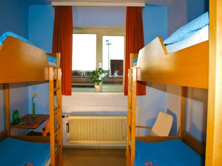 https://www.soccatours.com/de/media/catalog/product/cache/da432fc9ee79dfca32e073c2235ab4d7/f/u/fu_balltrainingslager_junges_hotel_soccatours_7_.jpg