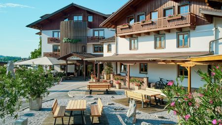 https://www.soccatours.com/de/media/catalog/product/cache/da432fc9ee79dfca32e073c2235ab4d7/f/u/fu_balltrainingslager_k_niggut_soccatours_9_.jpg