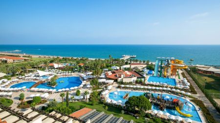 https://www.soccatours.com/de/media/catalog/product/cache/da432fc9ee79dfca32e073c2235ab4d7/f/u/fussballtrainingslager_hotel_bellis_deluxe_soccatours2.jpg