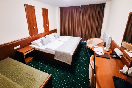https://www.soccatours.com/de/media/catalog/product/cache/da432fc9ee79dfca32e073c2235ab4d7/f/u/fussballtrainingslager_hotel_primavera_soccatours10.jpg