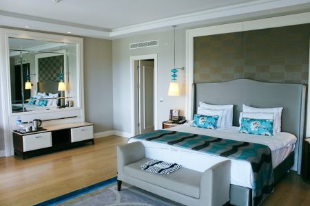 https://www.soccatours.com/de/media/catalog/product/cache/da432fc9ee79dfca32e073c2235ab4d7/f/u/fussballtrainingslager_hotel_titanic_deluxe_soccatours5.jpg