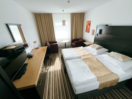 https://www.soccatours.com/de/media/catalog/product/cache/da432fc9ee79dfca32e073c2235ab4d7/f/u/fussballtrainingslager_parkhotel_soccatours6.jpg