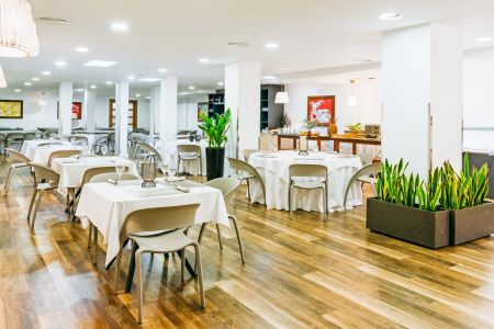 https://www.soccatours.com/de/media/catalog/product/cache/da432fc9ee79dfca32e073c2235ab4d7/h/o/hotel_borgia_gandia_soccatours_7_.jpg