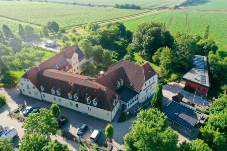 https://www.soccatours.com/de/media/catalog/product/cache/da432fc9ee79dfca32e073c2235ab4d7/h/o/hotel_dorotheenhof_soccatours.jpg
