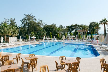 https://www.soccatours.com/de/media/catalog/product/cache/da432fc9ee79dfca32e073c2235ab4d7/h/o/hotel_linda_resort_soccatours_3_.jpg