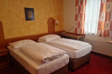 https://www.soccatours.com/de/media/catalog/product/cache/da432fc9ee79dfca32e073c2235ab4d7/h/o/hotel_wirt_im_feld_3_1.jpg