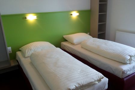 https://www.soccatours.com/de/media/catalog/product/cache/da432fc9ee79dfca32e073c2235ab4d7/h/o/hotel_wirt_im_feld_4_1.jpg