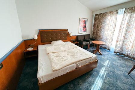 https://www.soccatours.com/de/media/catalog/product/cache/da432fc9ee79dfca32e073c2235ab4d7/p/o/porthotel_rotenburg_soccatours_5_.jpg