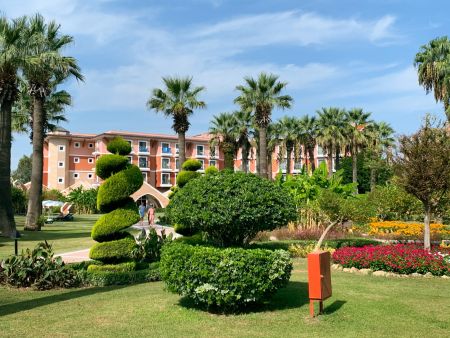 https://www.soccatours.com/de/media/catalog/product/cache/da432fc9ee79dfca32e073c2235ab4d7/t/e/tennistrainingslager_club_mega_saray.jpg