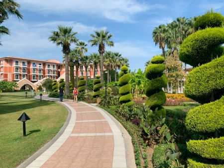 https://www.soccatours.com/de/media/catalog/product/cache/da432fc9ee79dfca32e073c2235ab4d7/t/e/tennistrainingslager_club_mega_saray2.jpg