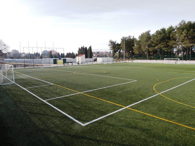 Kleiner Kunstrasen Rovinj