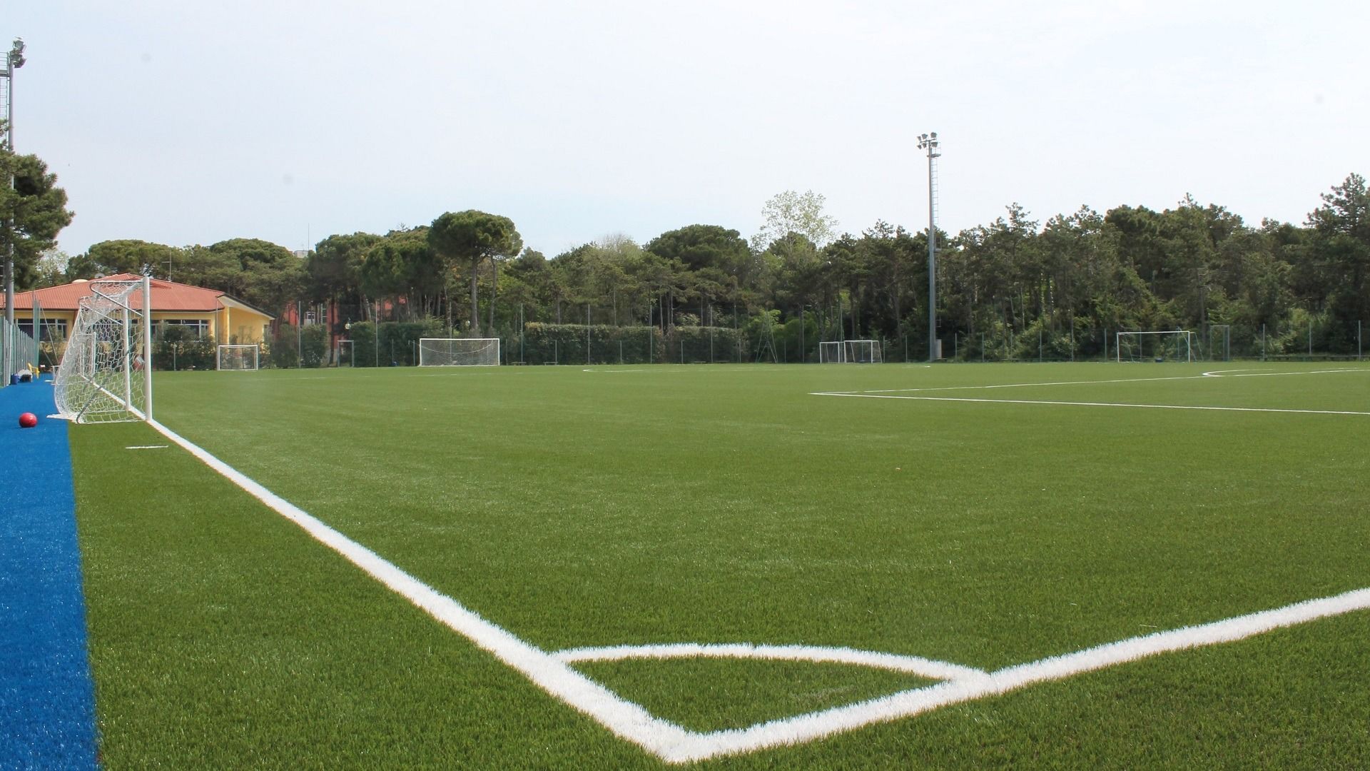 Kunstrasenplatz Village Lignano