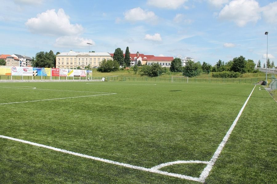 Kunstrasenplatz Pisek