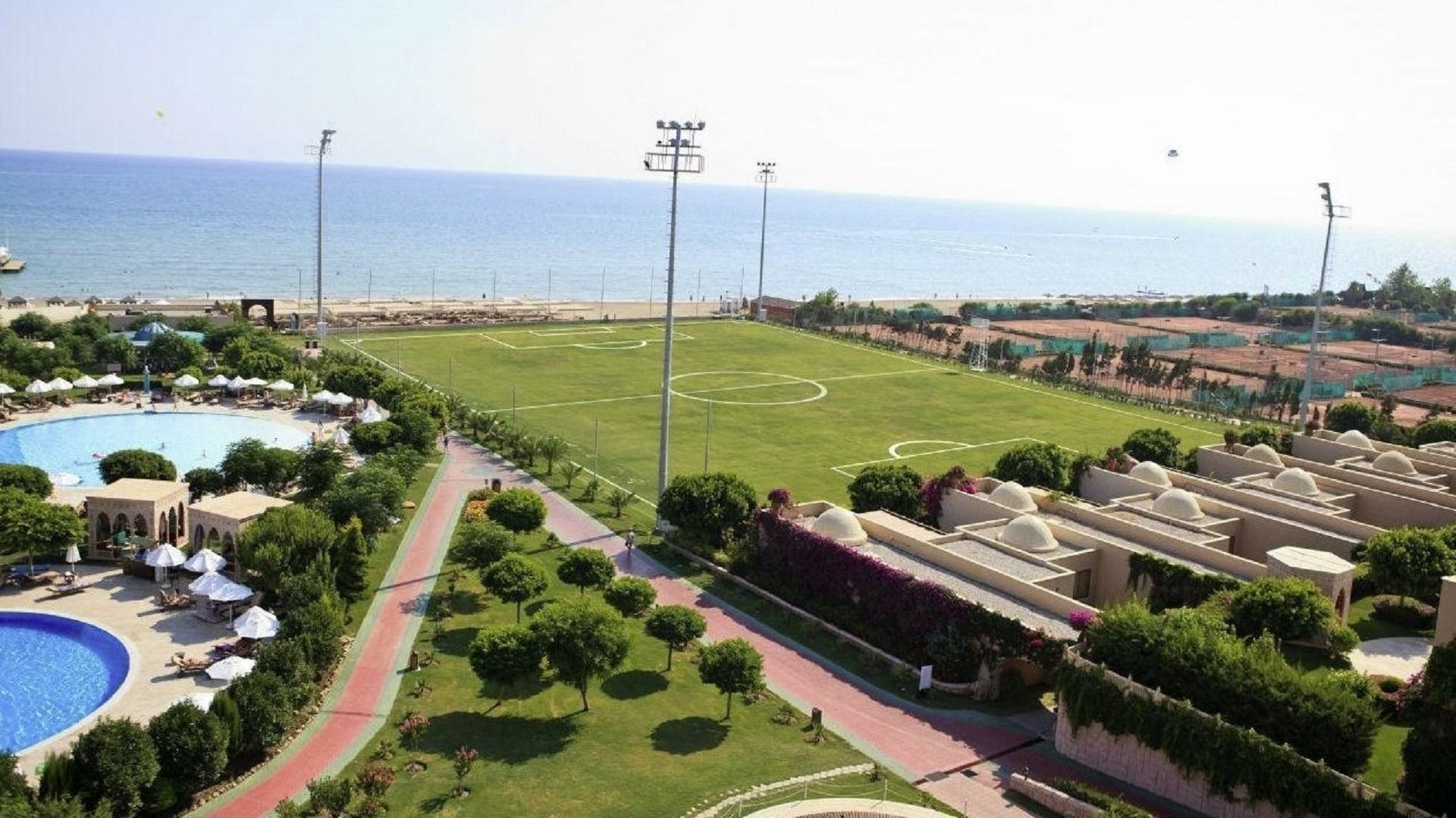 Fussballplatz Spice Hotel