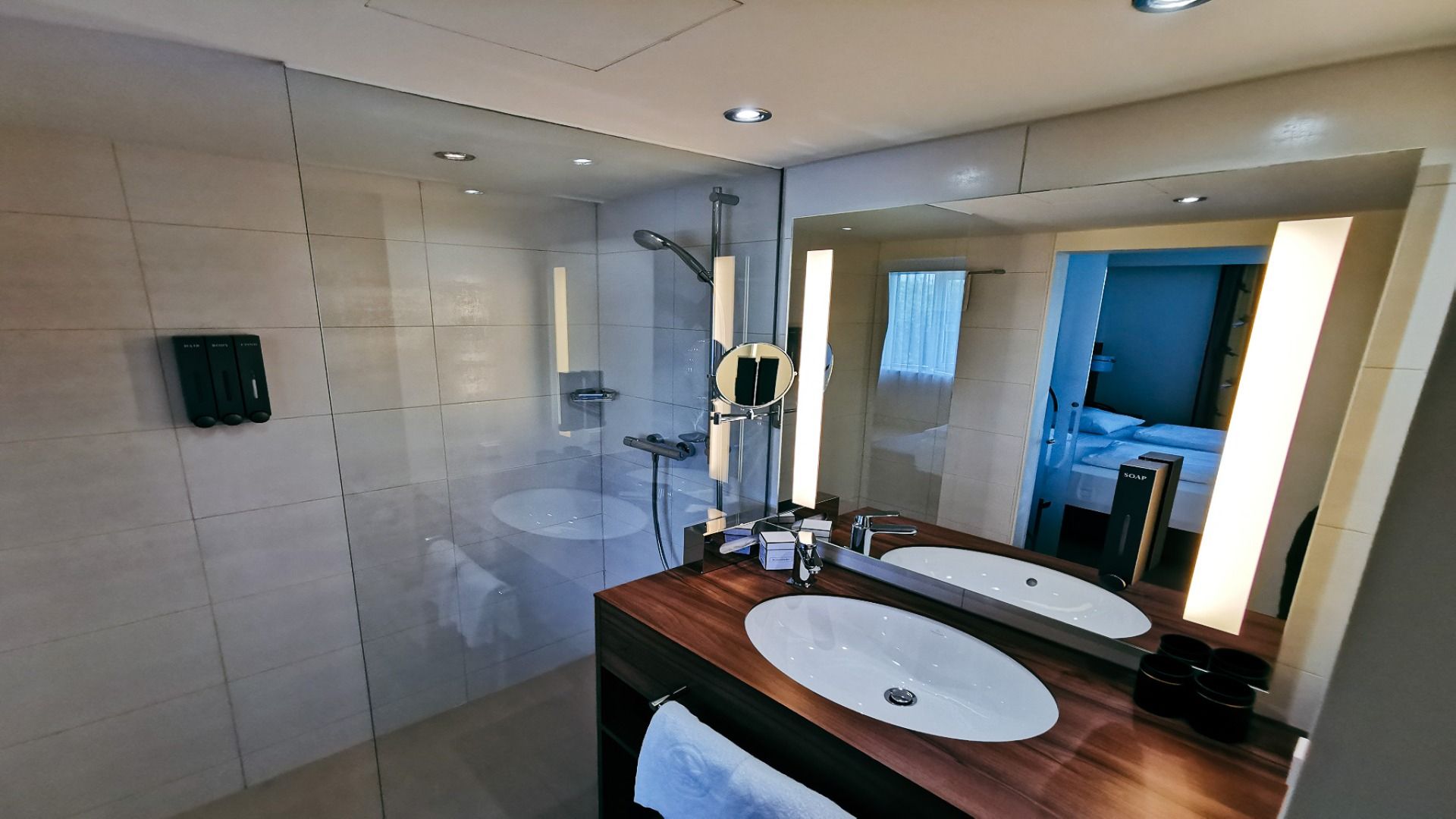 Plaza Premium Vienna****