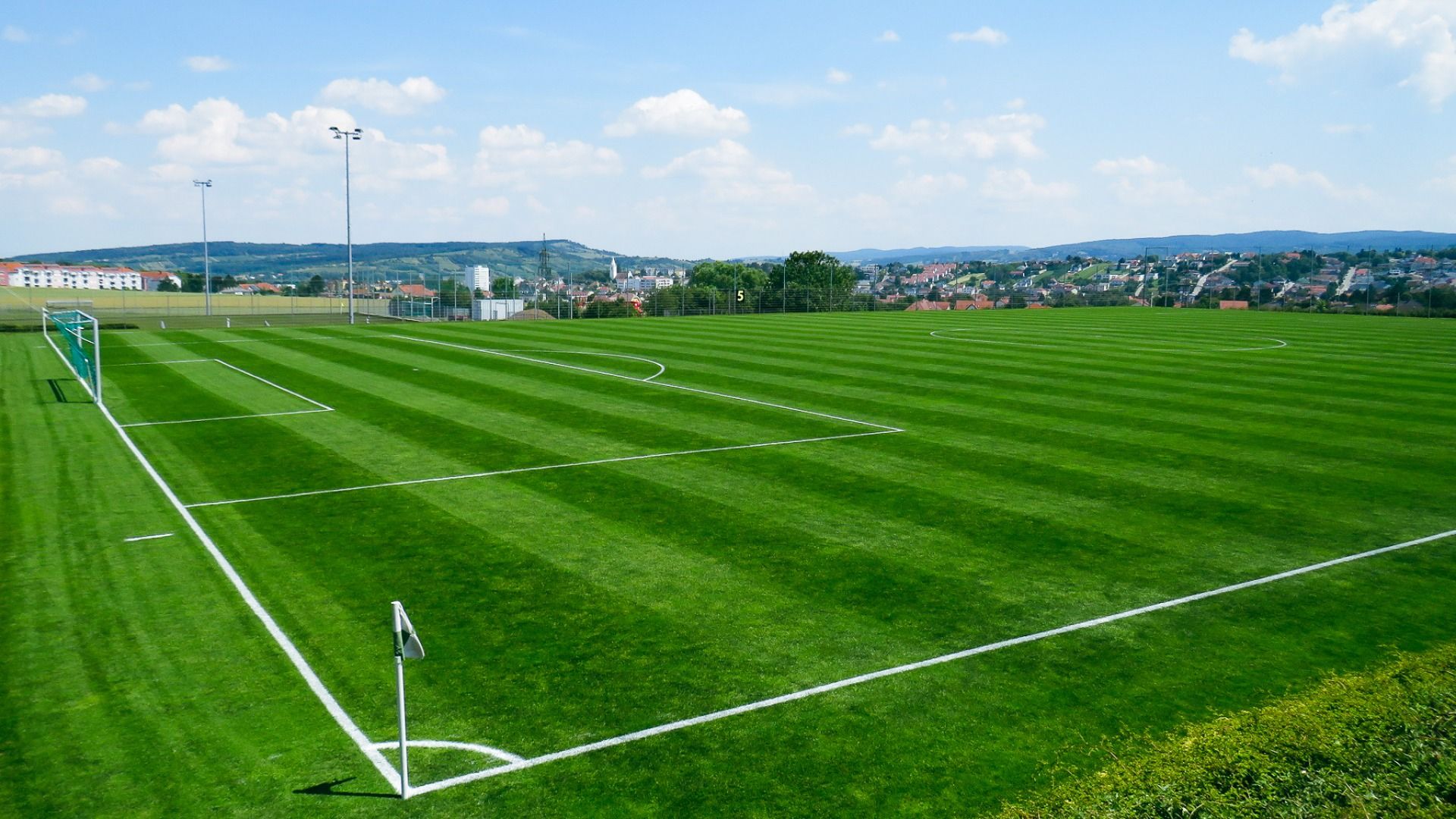 Kunstrasenplatz 1 AKA Burgenland