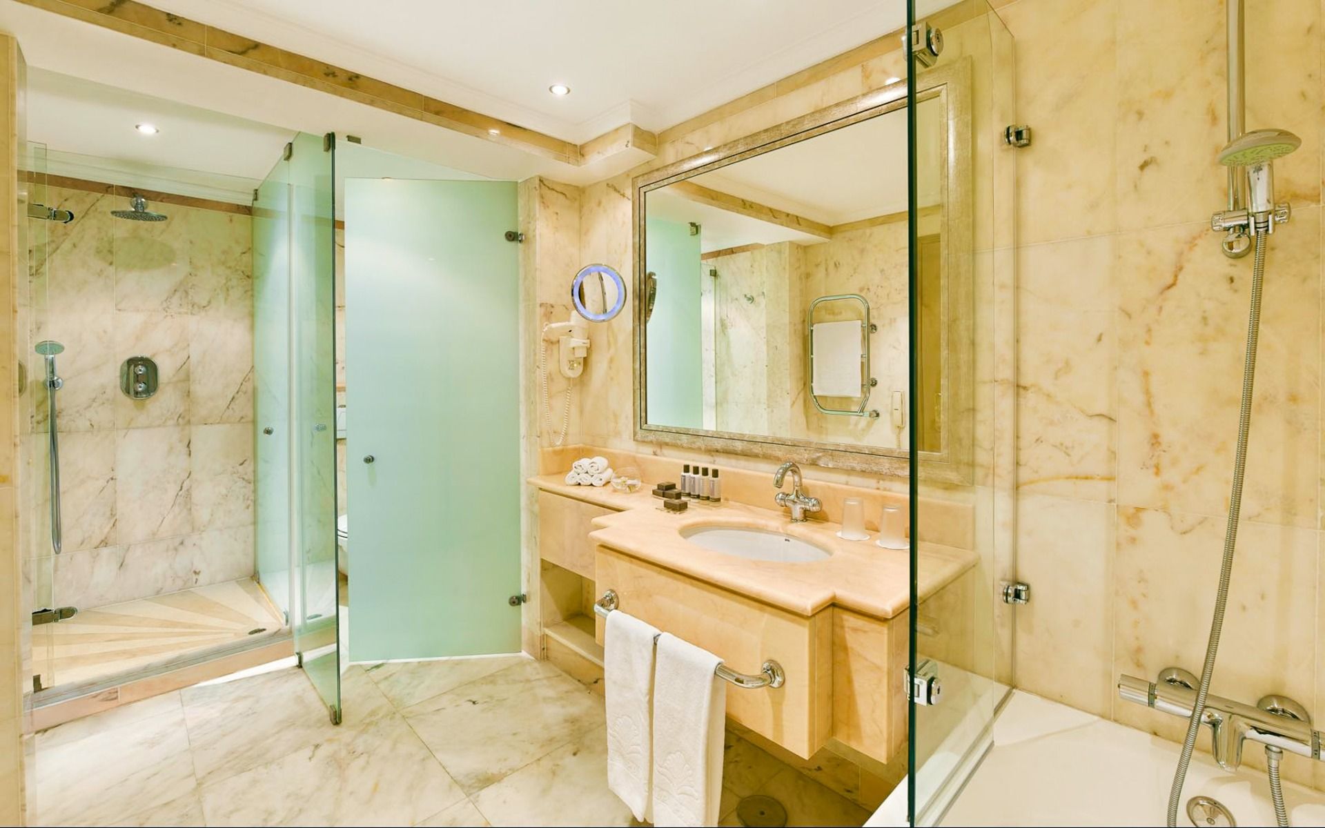 Ria Park Hotel Resort & Spa