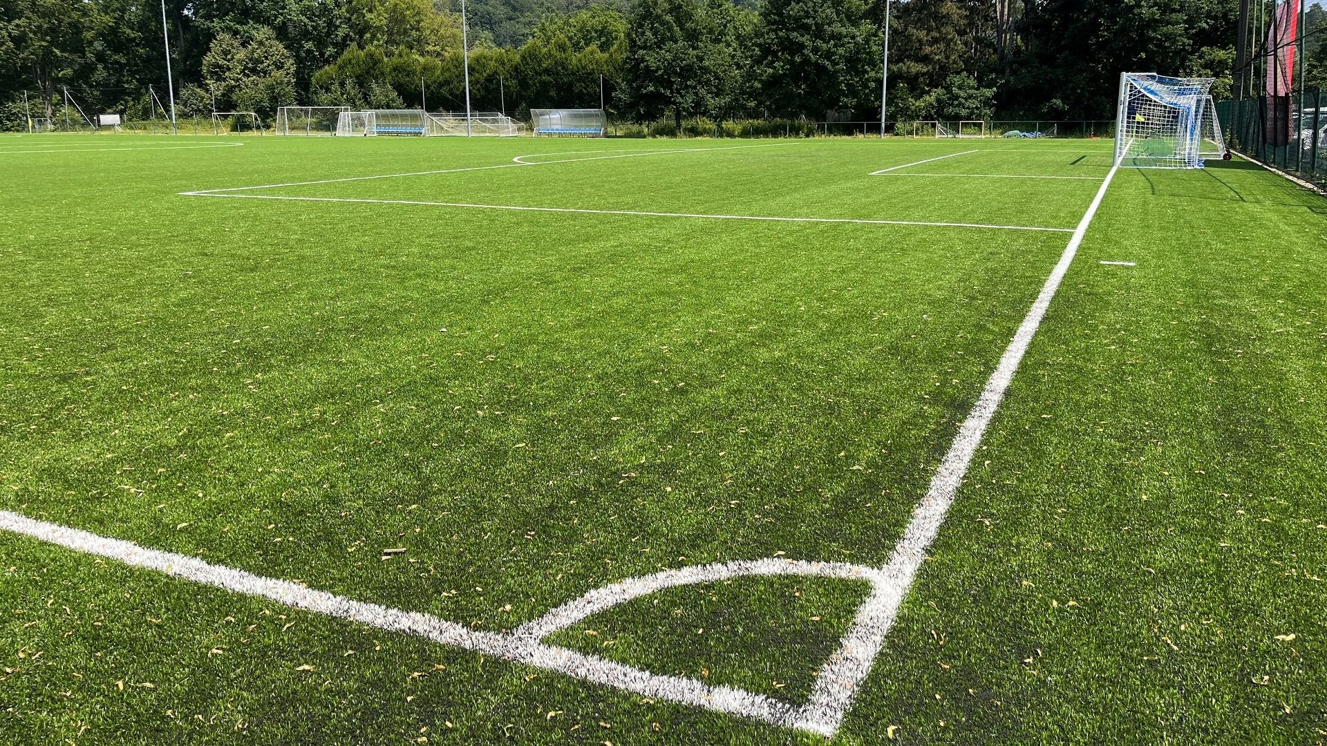 Kunstrasenplatz Hluboka an der Moldau