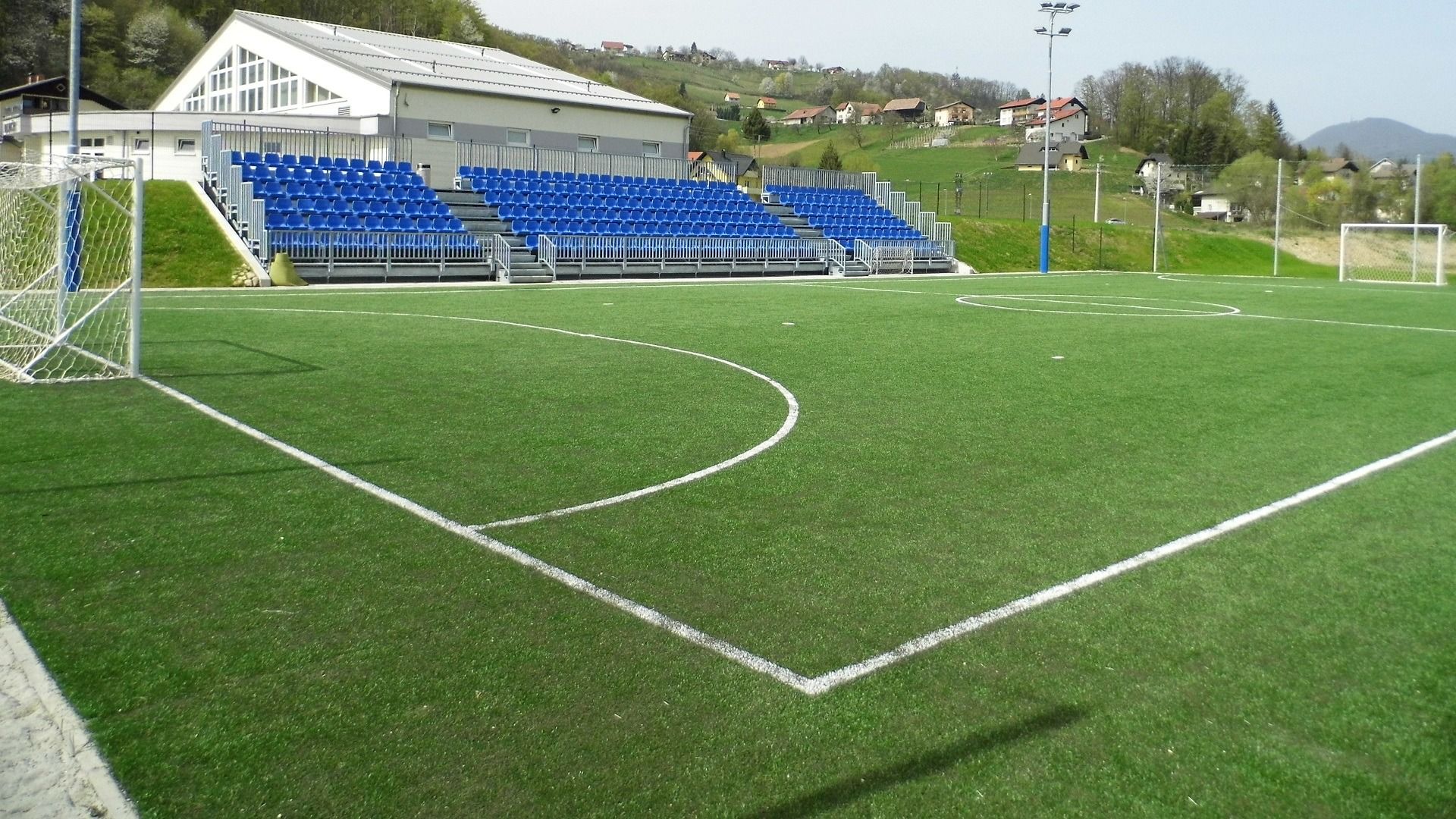 Kleiner Kunstrasen Rogatec